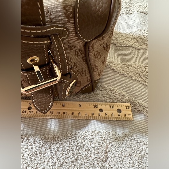 DOONEY & BOURKE Doctors Satchel, Signature Fabric, Pebble Leather Accents 🤎 - Picture 13 of 17